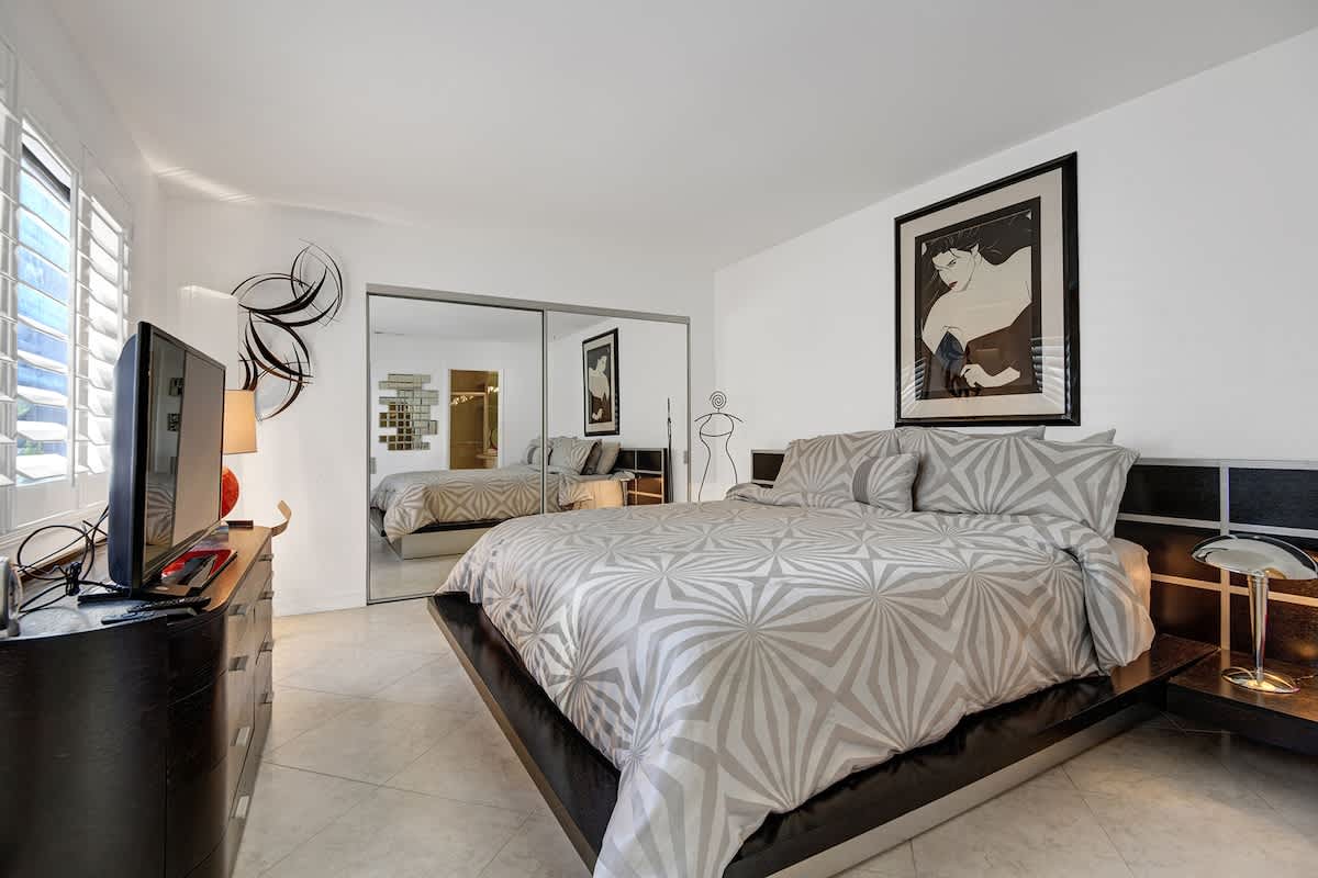 GUEST BEDROOM.jpg mls