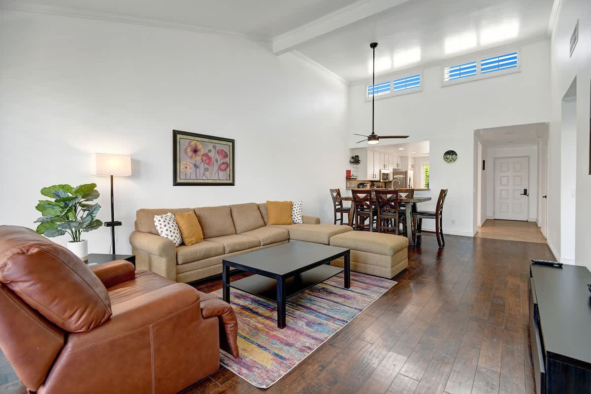 LIVING ROOM REVERSE.jpg mls