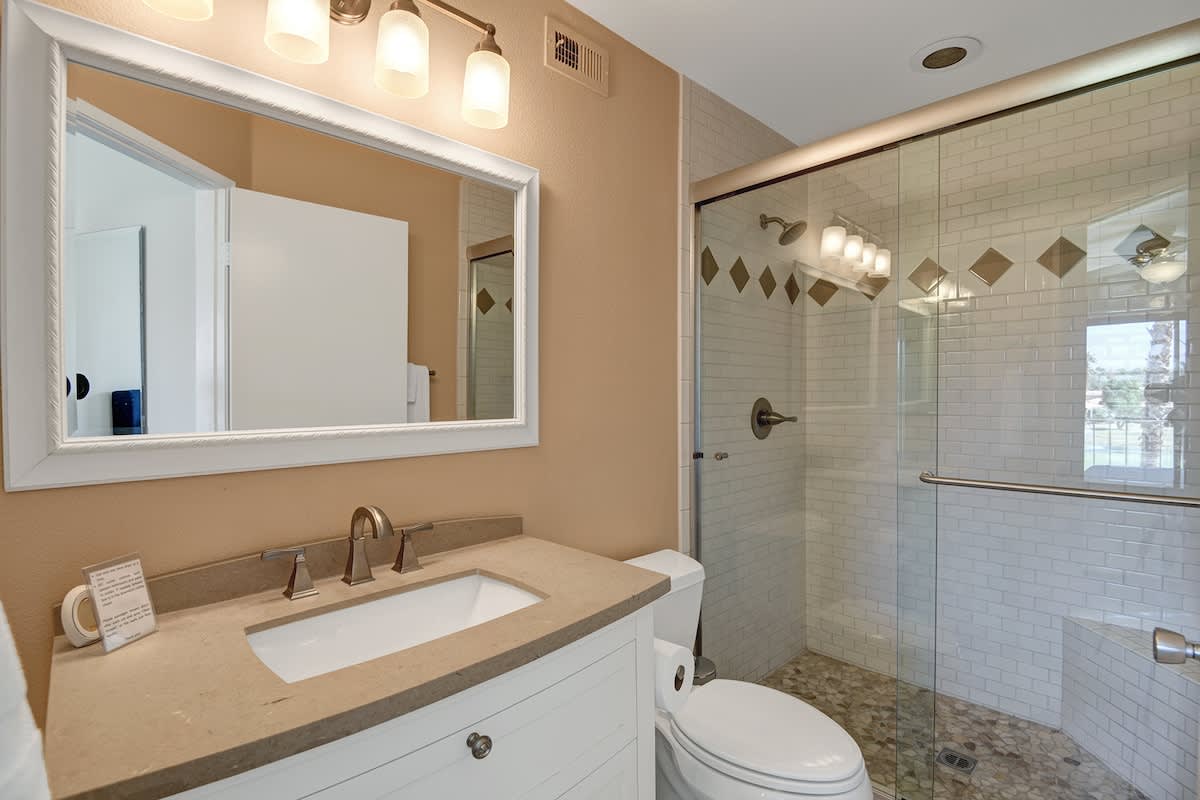 BEDROOM 1 BATHROOM.jpg mls