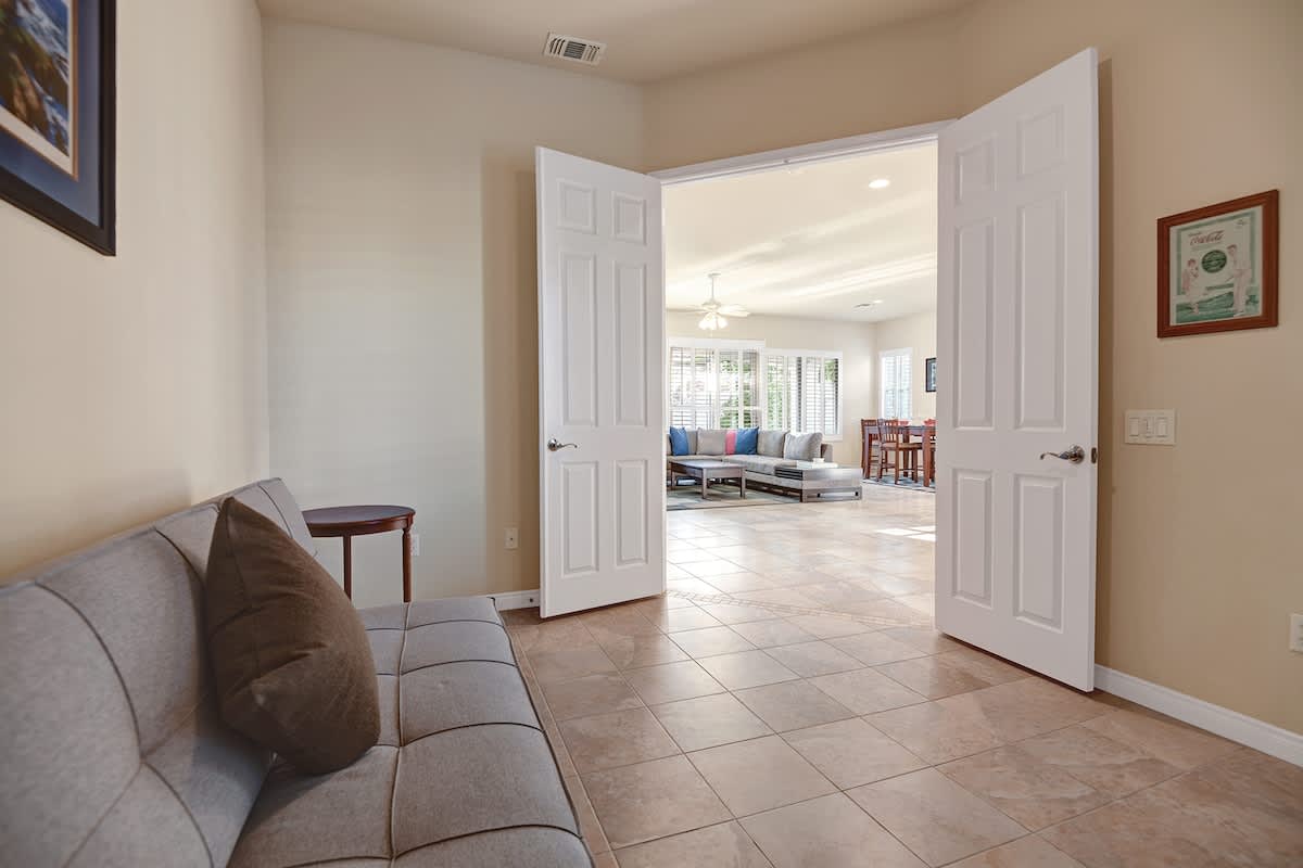 SITTING ROOM REVERSE