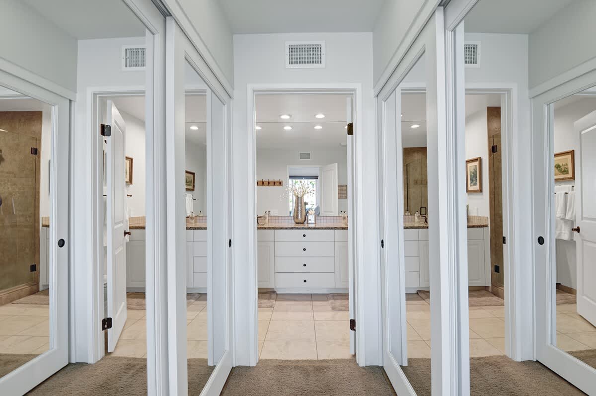 MAIN BEDROOM TOWARD BATHROOM