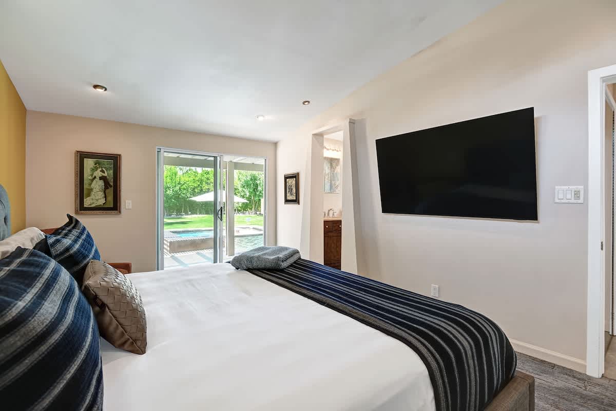 MAIN BEDROOM OVER BED