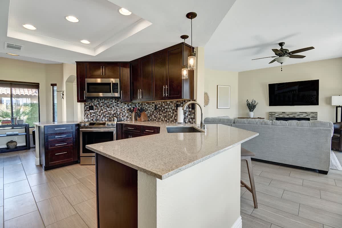 KITCHEN CONTINUED.jpg mls