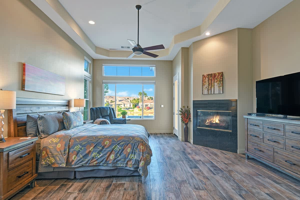 MAIN BEDROOM CONTINUED.jpg mls