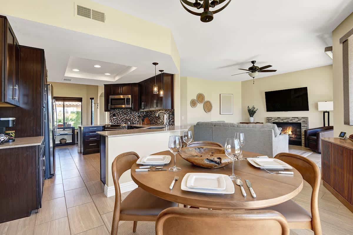 DINING SPACE REVERSE.jpg mls