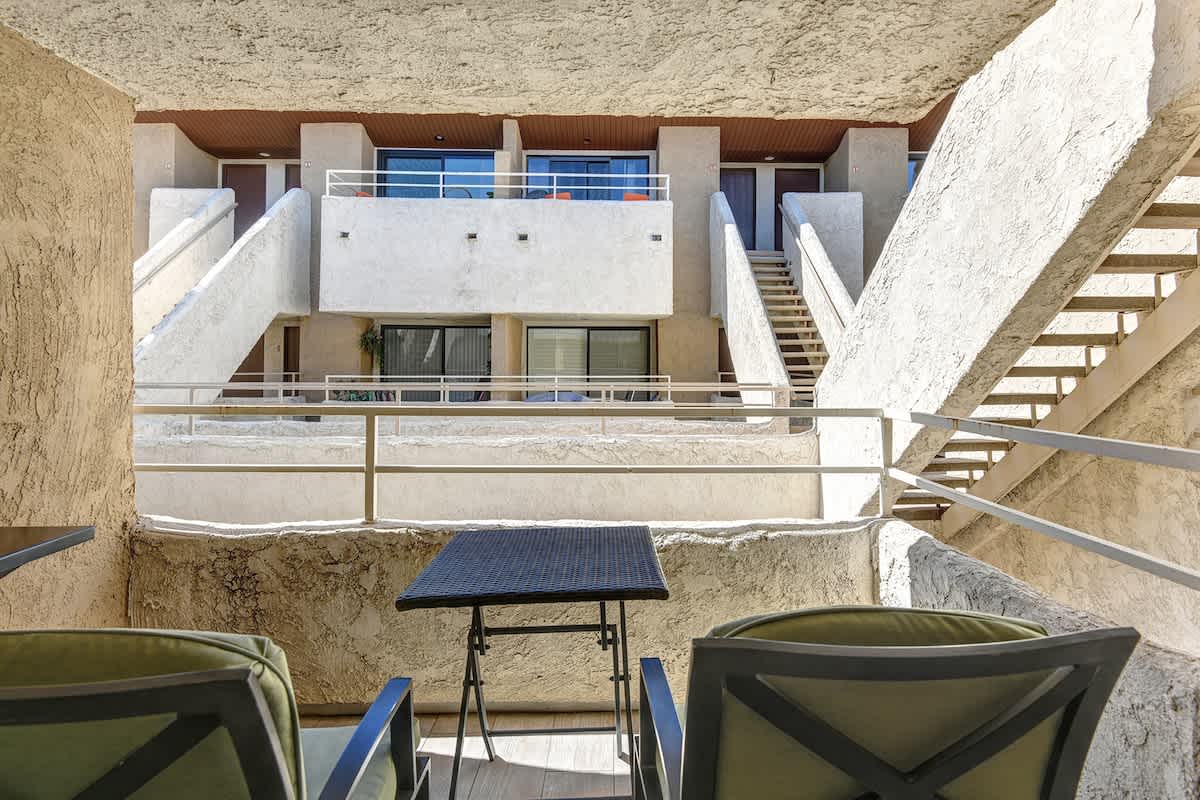 BALCONY 2 HEAD ON.jpg mls