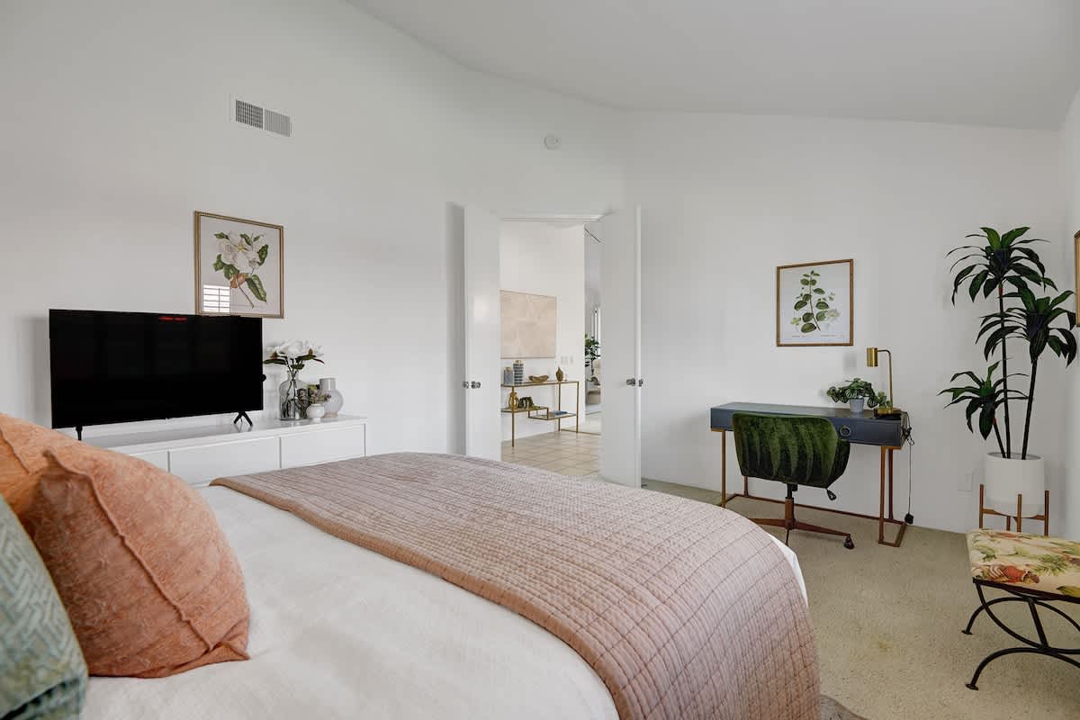 V3947- Greens and Dreams