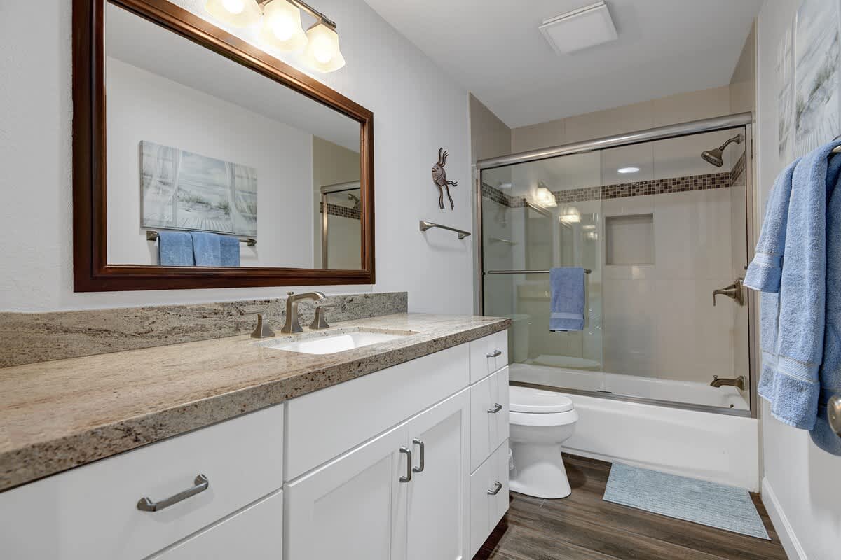 GUEST BATHROOM.jpg mls