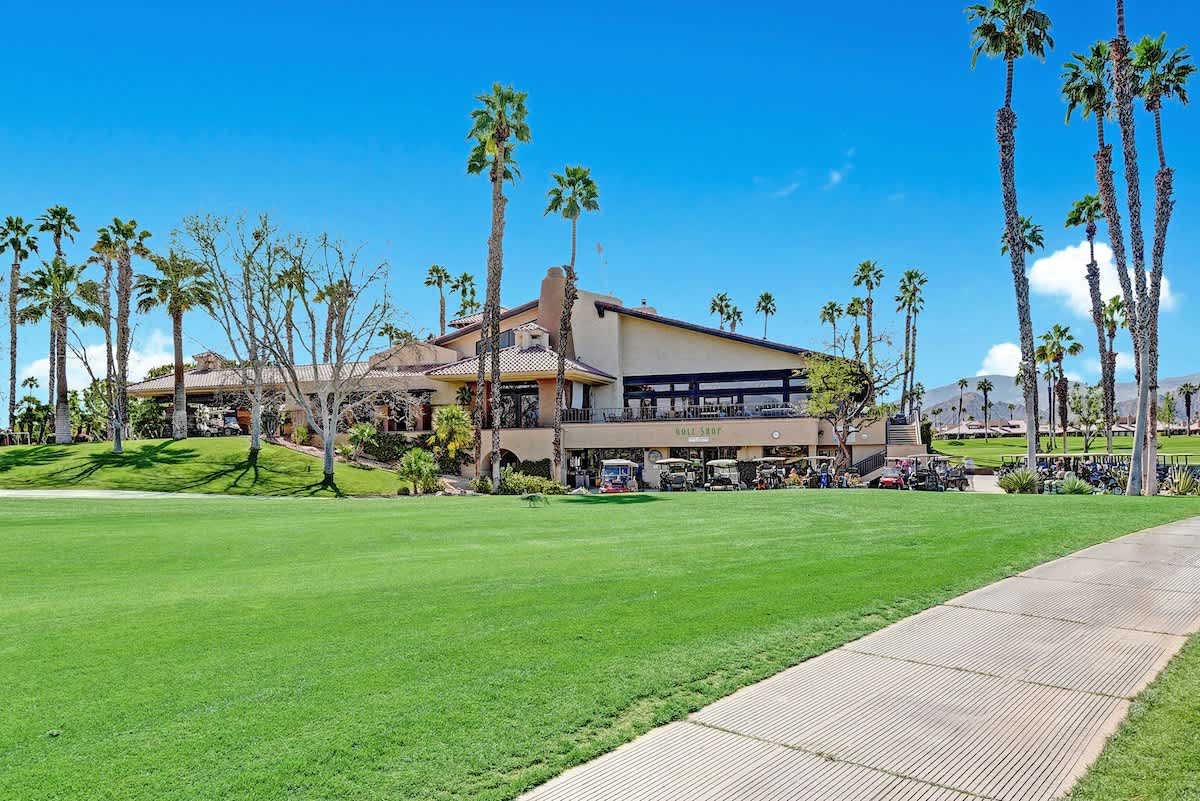 COMMUNITY CLUBHOUSE.jpg mls