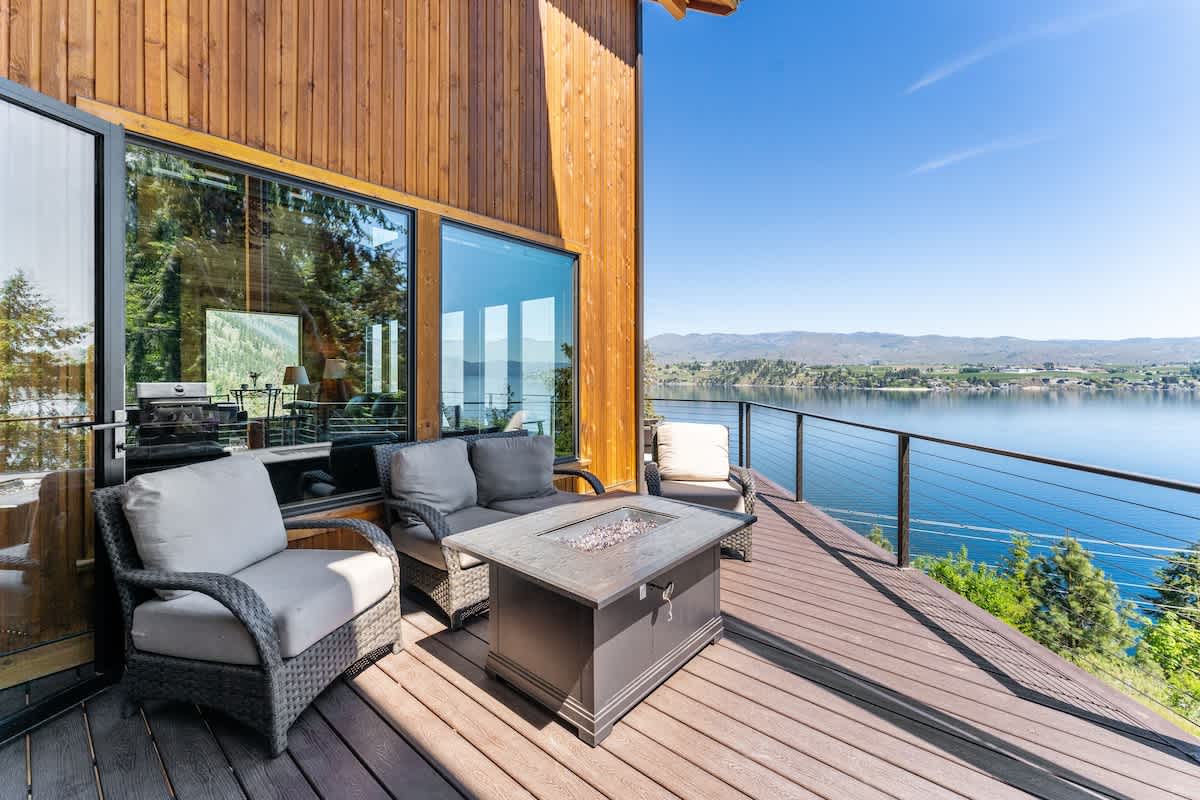 Deck with Gas Firepit