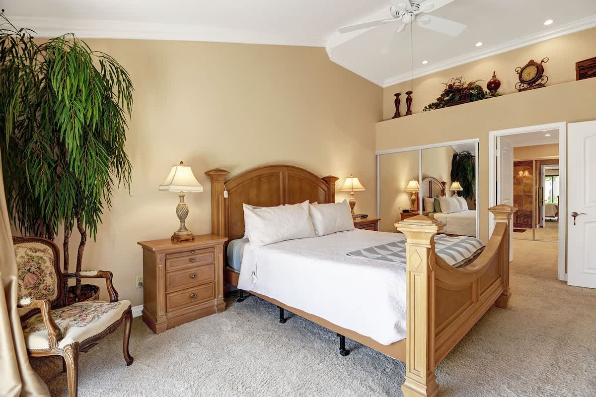 MAIN BEDROOM REVERSE