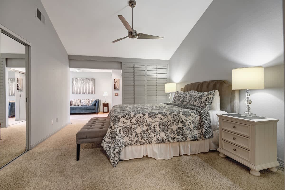 PRIMARY BEDROOM.jpg mls