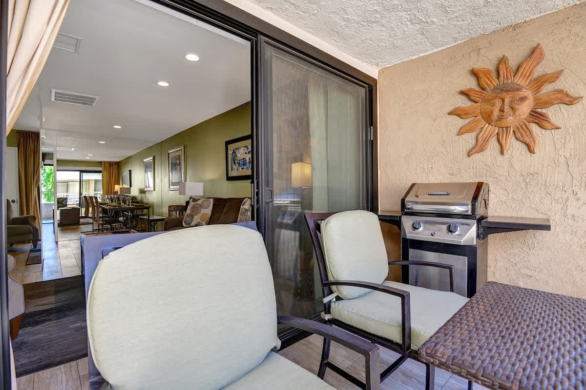 BALCONY 2 TIGHT REVERSE.jpg mls