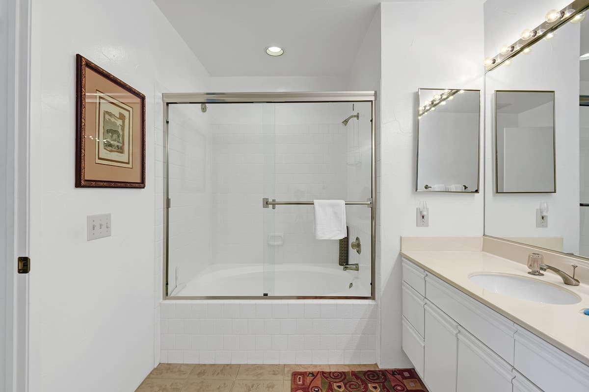 PRIMARY BATHROOM CONTINUED.jpg mls