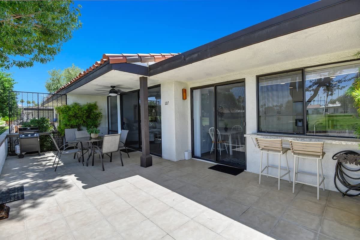 BACK PATIO CONTINUED.jpg mls