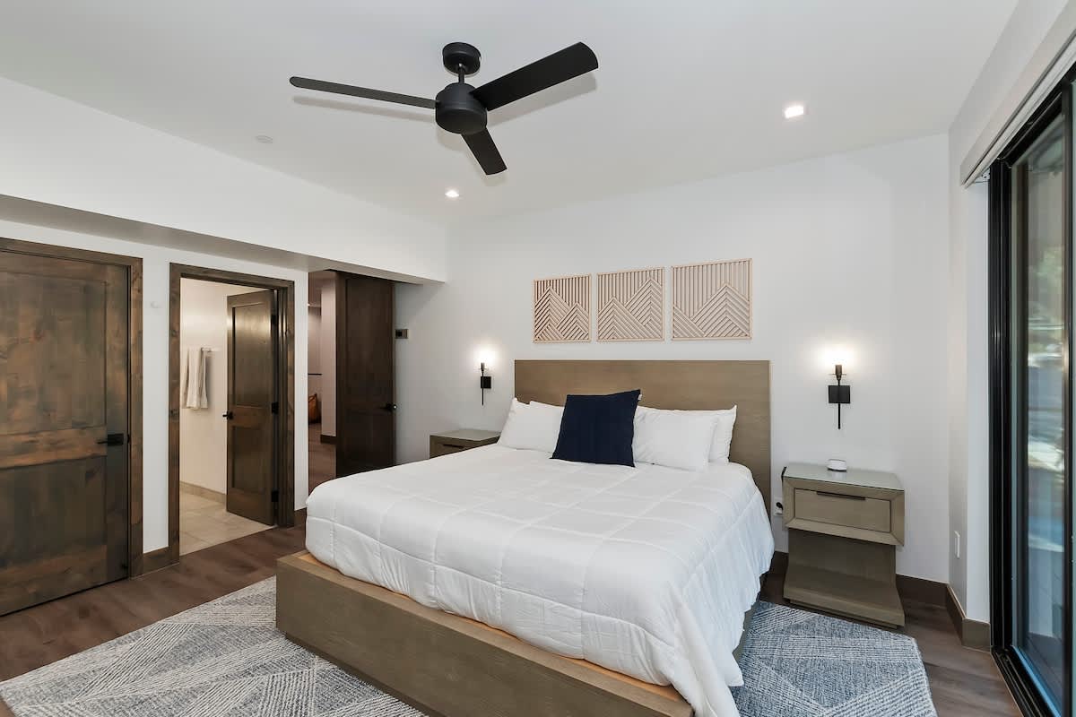 Summit Grand Sanctuary South Primary Bedroom