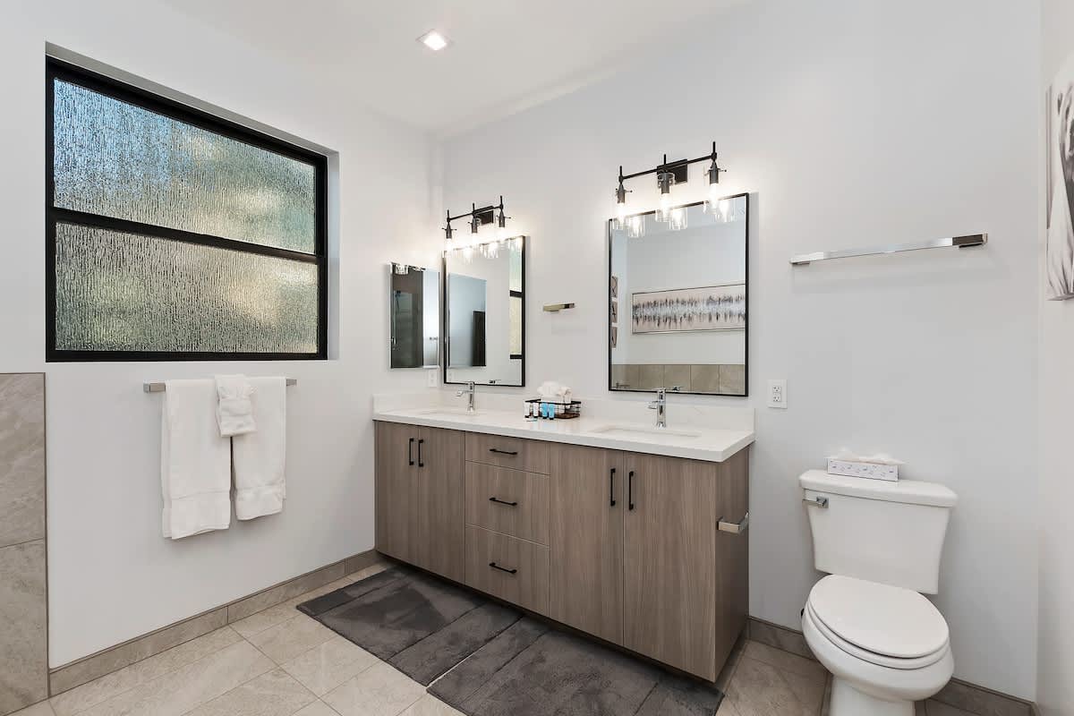 Summit Grand Sanctuary South Guest Bedroom Bathroom