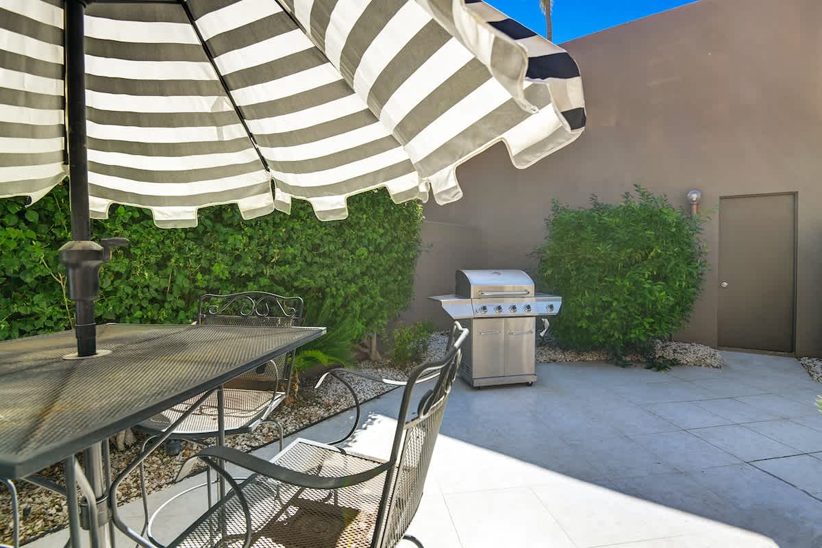 COURT YARD REVERESE.jpg mls