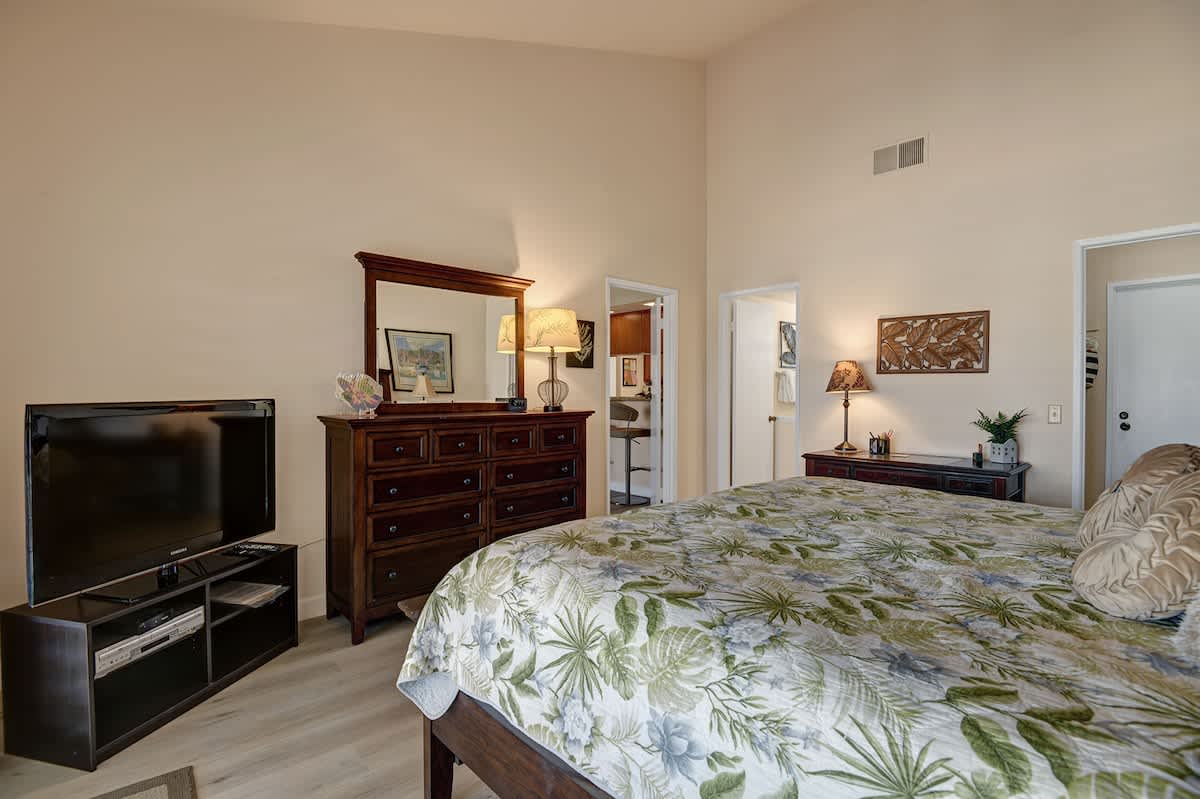 MAIN BEDROOM REVERSE