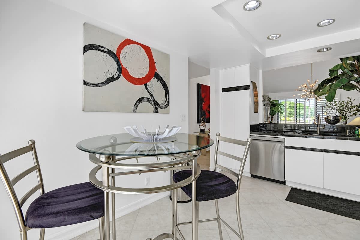 KITCHEN TABLE REVERSE.jpg mls