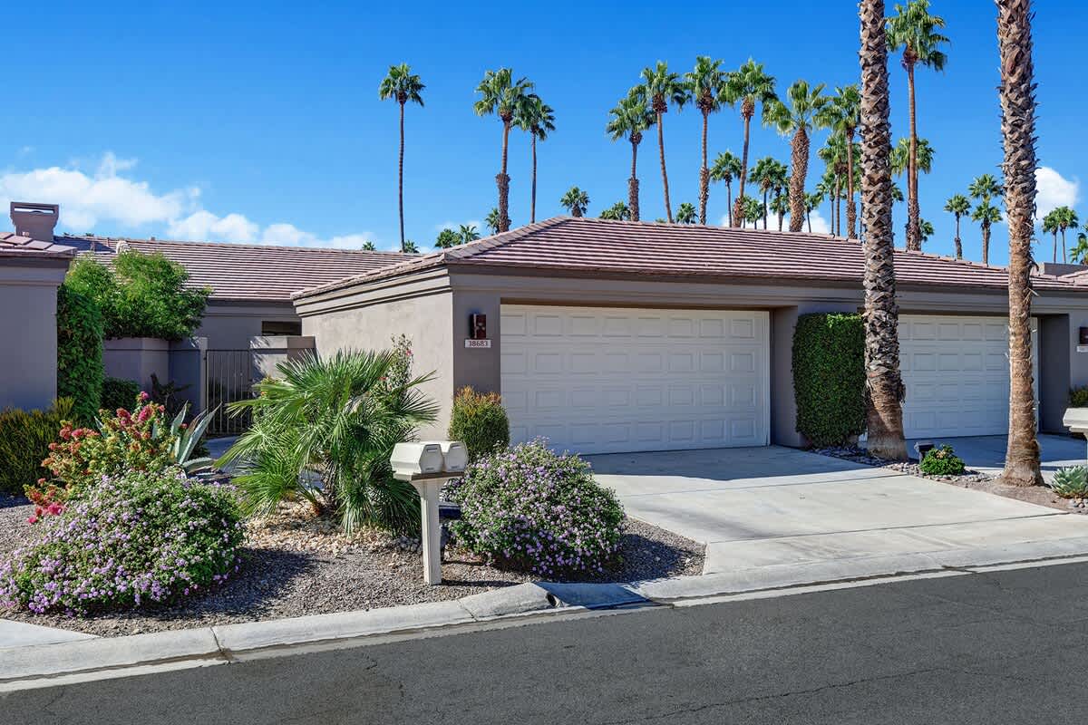 FRONT OF HOME.jpg mls