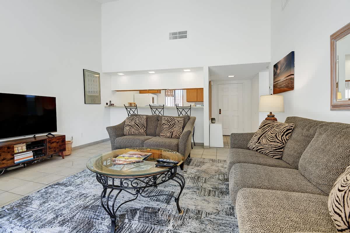 LIVING SPACE REVERSE