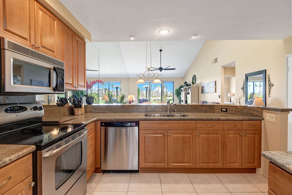 KITCHEN TIGHT.jpg mls