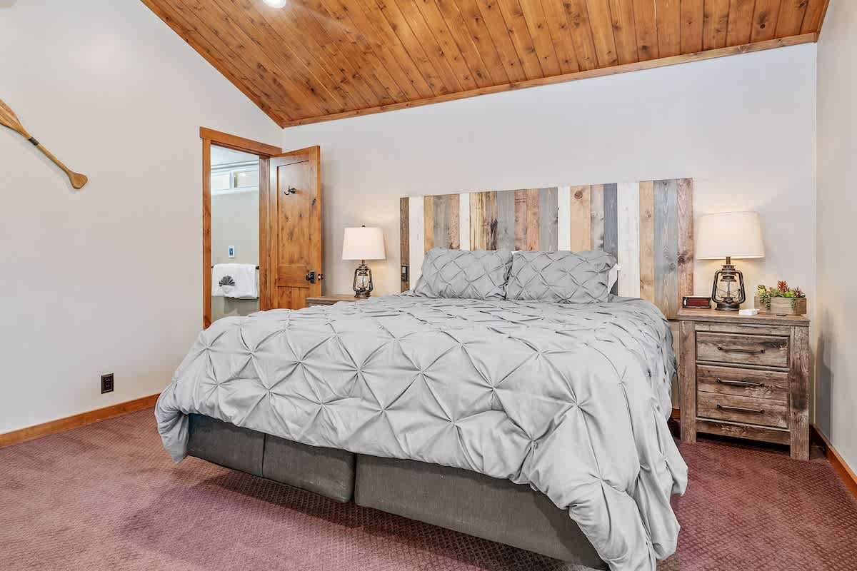 Rustic Ridge Manor-127